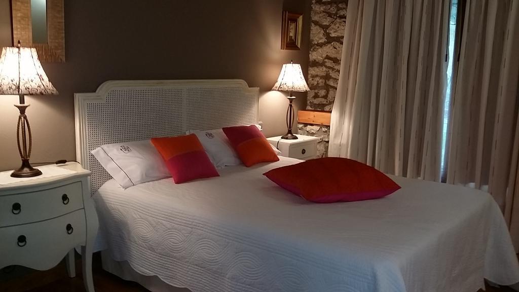 ホテル Posada El Salin Muñorrodero 部屋 写真